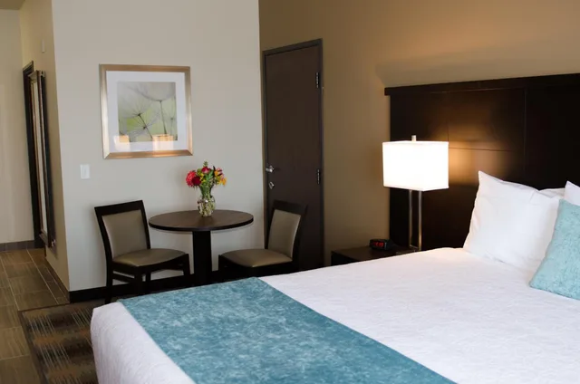 غرفة بسريرين كوين بمطبخ، Inn At Moses Lake 3/5