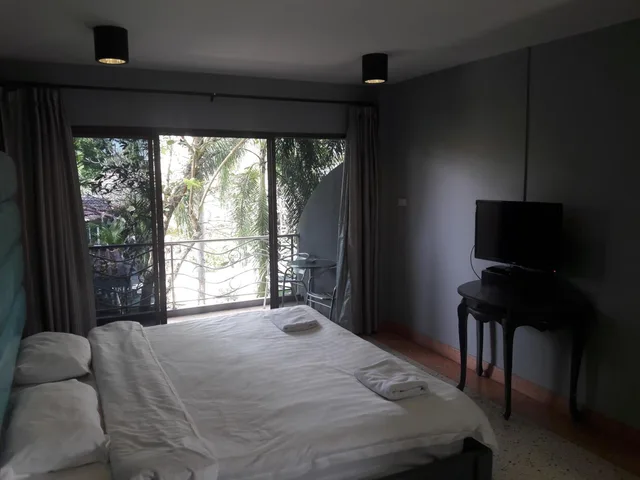 غرفة بسرير مزدوج بحمام خاص، Momento Resort 2/6