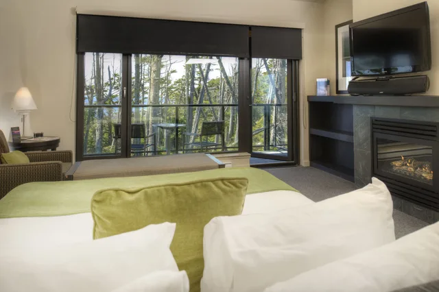 Lodge, Studio, King Bed، Black Rock Ocean Front Resort 5/10