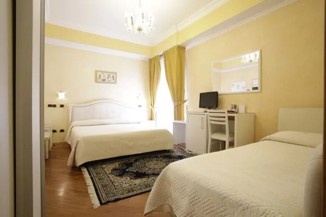 غرفة ثلاثية بسرير مزدوج وسرير فردي، Vienna Ostenda 1/8