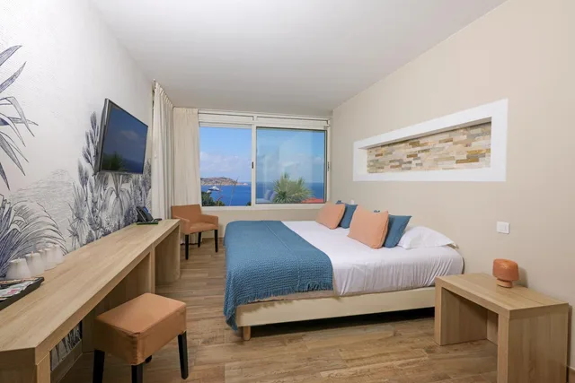 Suite, Quadruple, Sea View, Le Saint Erasme 5/6
