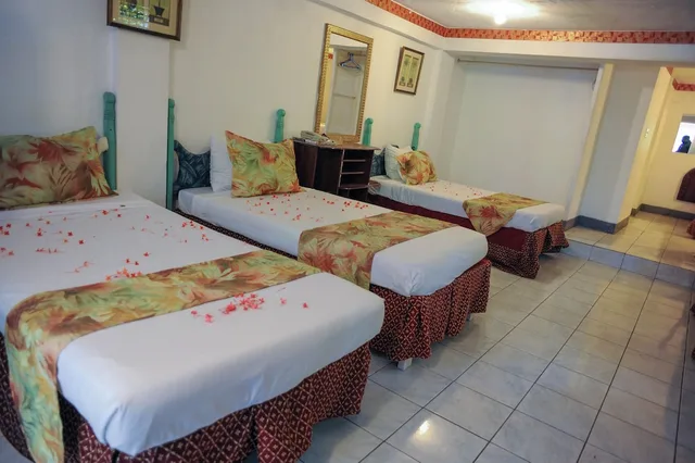 سكن مشترك مختلط بستة أسرّة، Glorianna Hotel 1/6