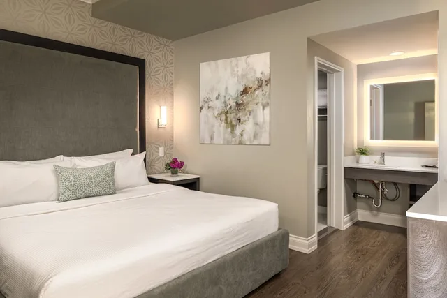 غرفة قياسية بسرير كوين لذوي الإعاقة، Georgian Court Hotel, WorldHotels Elite 1/7