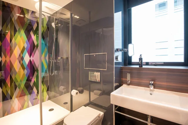 Club, King Bed, Pool Access، Village Hotel Southampton Eastleigh 2/3