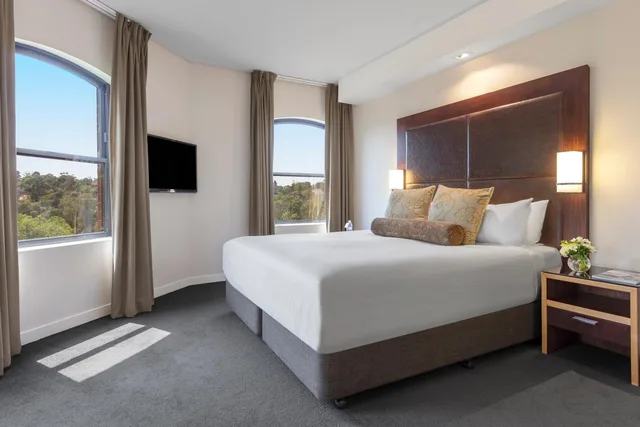 Spa, Suite, River View, Sofa، Amora Herencia Riverwalk Melbourne 1/5