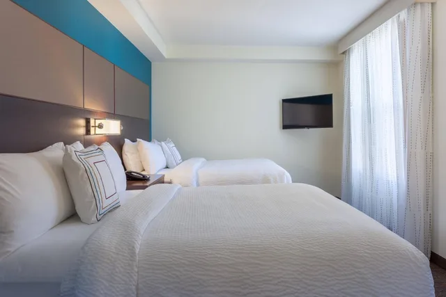 جناح بسرير كينج وسريرين كوين بغرفتي نوم مع أريكة، Residence Inn By Marriott Orlando Downtown 1/9