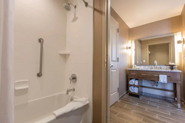 جناح استوديو بسرير كينج مع أريكة لذوي الإعاقة، Homewood Suites by Hilton Houston Downtown 2/2