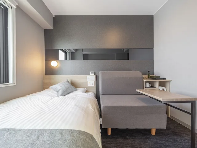 غرفة بسرير مزدوج مع أريكة، Super Hotel Premier Kanazawaeki Higashiguchi 1/4