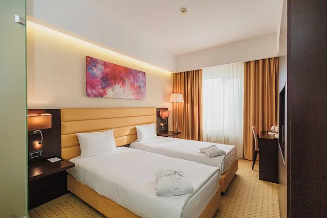 غرفة قياسية بسريرين منفصلين بغرفة نوم واحدة، Comfort Hotel Astana 8/10