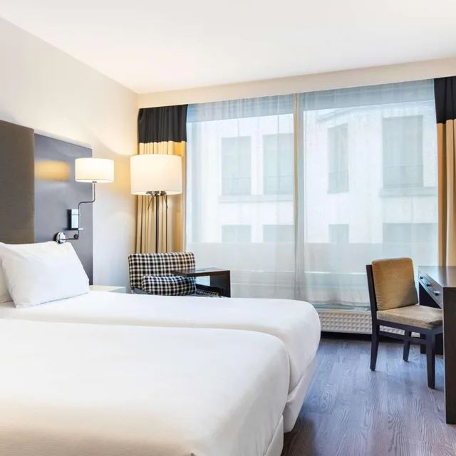 غرفة قياسية بسرير مزدوج أو سريرين منفصلين، Hotel NH Brussels Stephanie 1/10