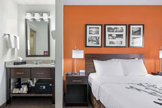 غرفة قياسية بسرير كوين، Sleep Inn DeWitt - Lansing North 6/8