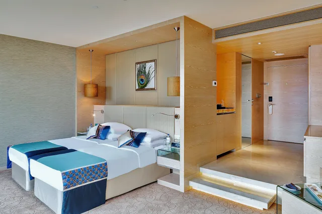 Twin Beds, City View, Unit Building، Sahara Star Mumbai 2/3