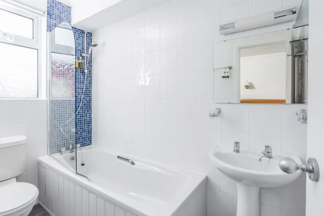 غرفة عائلية بسرير كوين مع أريكة، Kilbirnie Hotel 4/5
