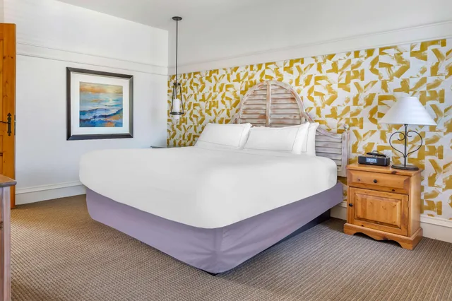 غرفة بسريرين كينج بغرفتي نوم مع أريكة، Hilton Grand Vacations Club Tremblant Canada 1/7