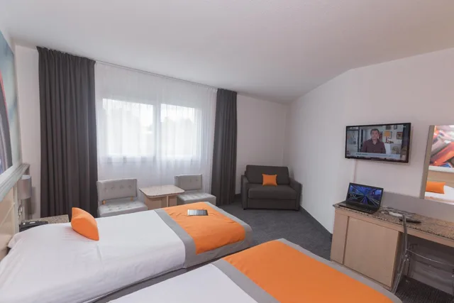 غرفة بسريرين منفصلين، Hotel Le Paddock 2/9
