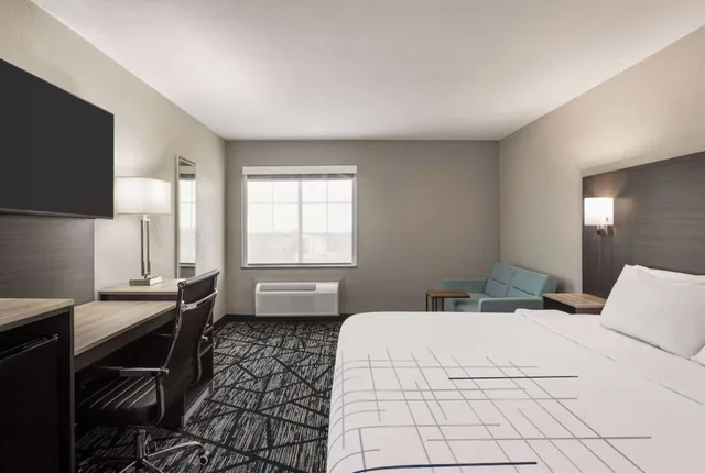 غرفة بسرير مزدوج لذوي الإعاقة، La Quinta Inn & Suites by Wyndham San Antonio N Stone Oak 2/5