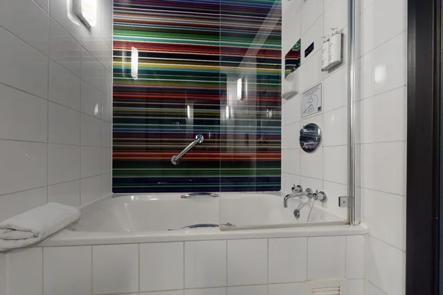 غرفة قياسية بسريرين منفصلين، Village Hotel Swindon 3/3