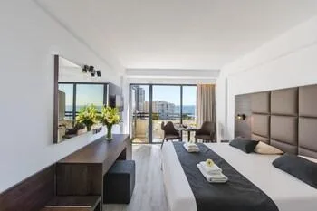 غرفة ديلوكس بسرير مزدوج وسريرين منفصلين، Odysseia Hotel Kapetanios 2/2
