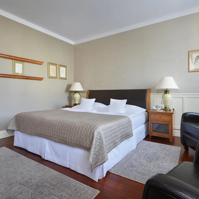 غرفة تنفيذية بسرير كينج، Marrol S Hotel 8/10