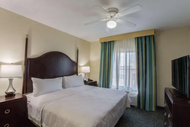 1 Bedroom, Wellness, Premium, Suite, King Bed, Balcony، Homewood Suites by Hilton Davidson 2/5