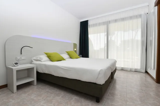 1 Bedroom, Superior, Apartment, Queen and Twin Beds, Sea View, Suites Marilia Apartments 8/10