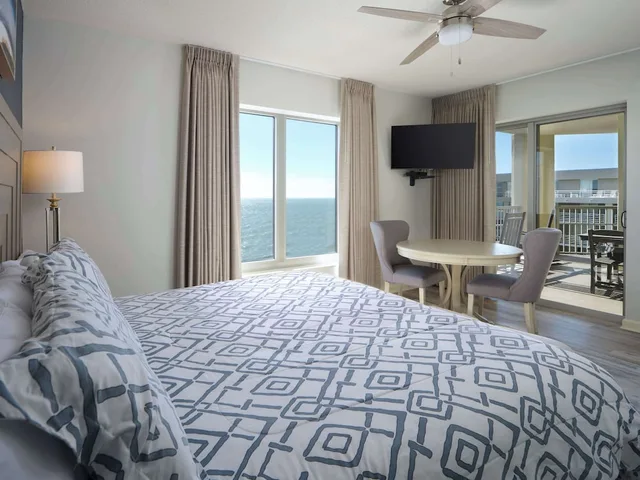 2 Bedrooms, Condo, 2 Queen Beds, Ocean Front, Royale Palms Condominiums 2/8