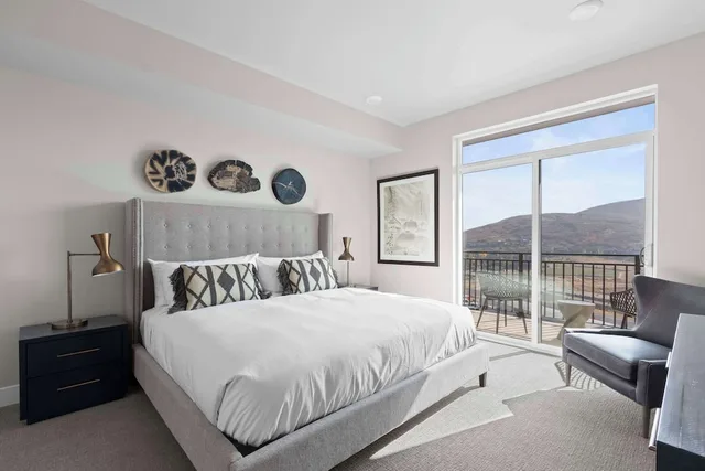 2 Bedrooms, Suite, King Bed, 2 Queen Beds, Mountain View, Sofa, Black Rock Mountain Resort 3/7