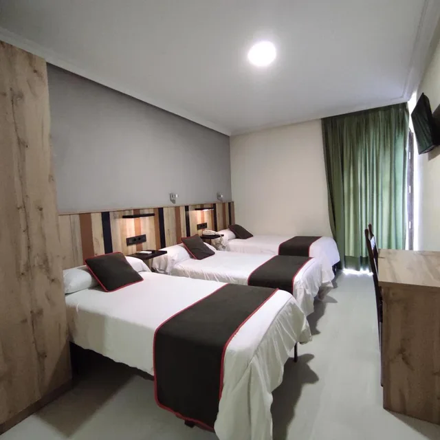 غرفة بسرير مزدوج مع سرير إضافي، Hotel Emperatriz Ii 5/9