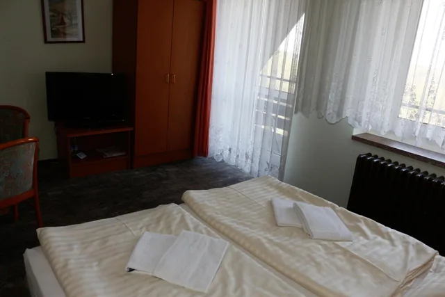 غرفة بسرير مزدوج بشرفة، Hotel Lugsteinhof 2/7