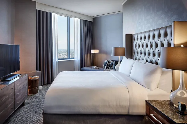 Premium, King Bed, Jw Marriott New Orleans 2/5