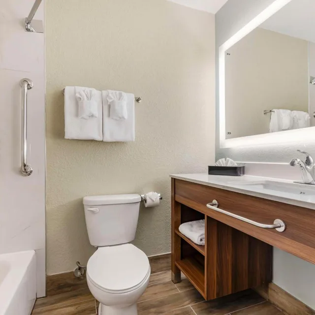 جناح بسريرين كينج بغرفتي نوم، Best Western Carlsbad by the Sea 4/7