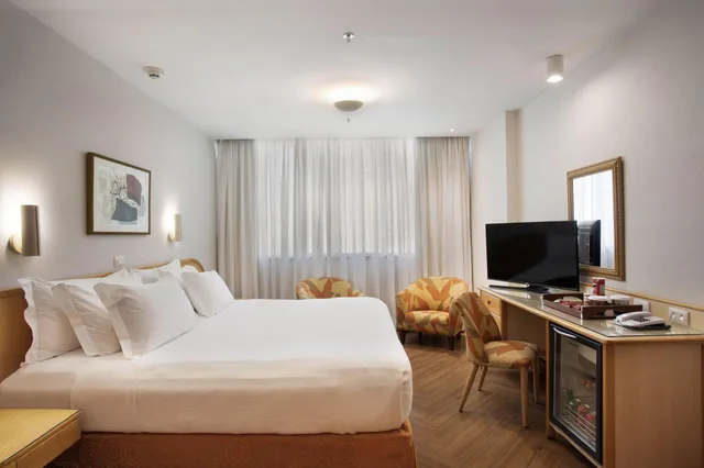جناح جونيور، Windsor Excelsior Copacabana 3/4