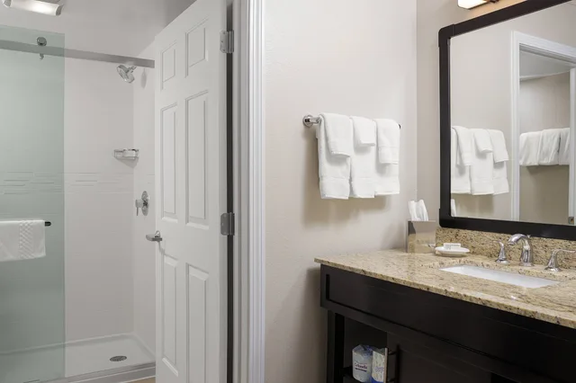 جناح بسرير مزدوج بغرفة نوم واحدة، Residence Inn Boston Foxborough 2/3
