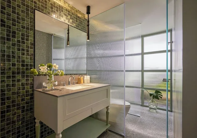 غرفة سوبيريور بسرير كينج، President Maison Signature by M Village, a brand of Modern Village Lifestyle 7/8