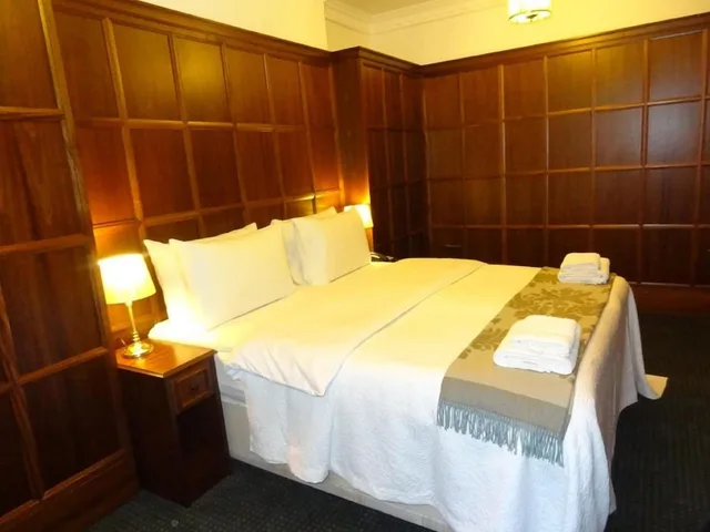 Executive, Double and Twin Beds, Shared Patio, Regency House 1/2
