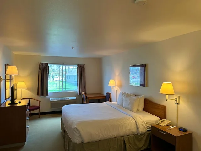 غرفة قياسية مفردة بسرير كينج، Peppermill Empress Inn 5/6