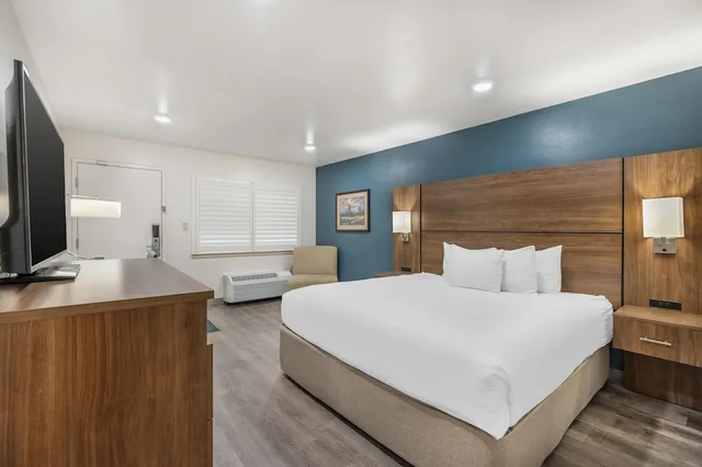 غرفة قياسية بسرير كينج، Best Western Plus Clocktower Inn 6/10