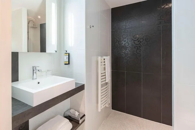Standard, Queen Bed, Street View، Best Western Plus Villa Saint Antoine Hotel & Spa 4/5