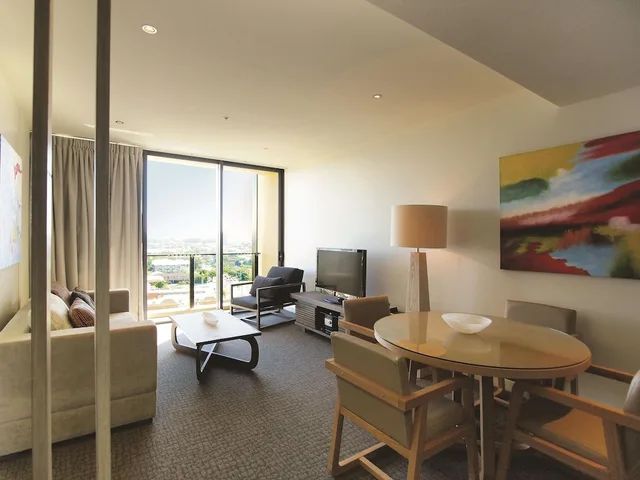 Oaks Redcliffe Mon Komo Suites, North Lakes, Narangba 55/77