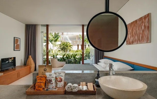 Deluxe, Double Bed, Pool Access، Origin Lombok 2/4