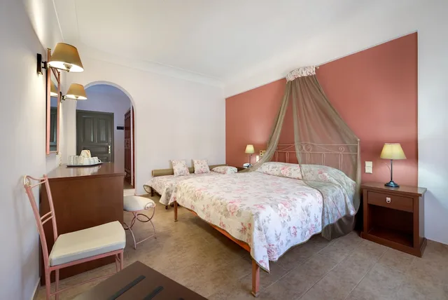 غرفة قياسية بسرير مزدوج، Zephyros Hotel Santorini 4/8