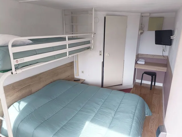غرفة اقتصادية ثلاثية بسرير كوين وسرير فردي، Premiere Classe Reims Est - Taissy 2/4
