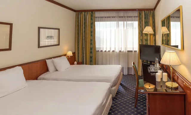 غرفة كلاسيكية ثلاثية، Shg Hotel Catullo 1/3
