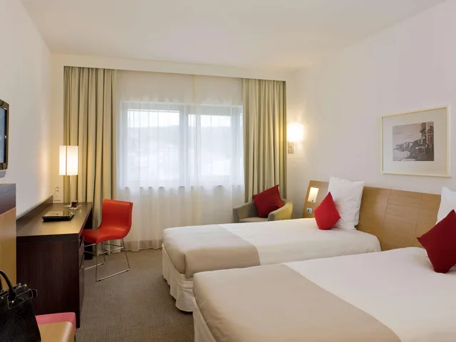 Superior, Twin Beds, Accessible, Novotel Liverpool Centre 1/4