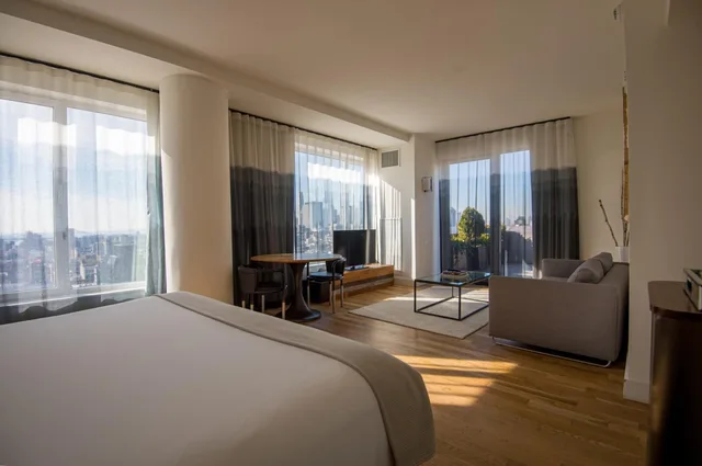 جناح استوديو ديلوكس بسرير كينج بإطلالة على المدينة، Hotel Indigo Lower East Side New York 4/8