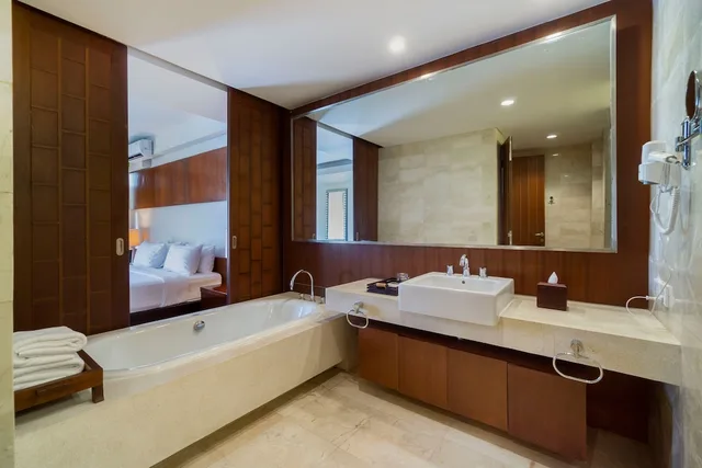 1 Bedroom, Suite, King Bed, Pool Access, Le Grande Bali 4/5