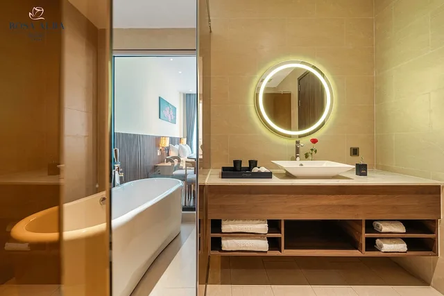 Executive, Suite, King Bed, Ocean View, Rosa Alba Resort and Villas Tuy Hoa 4/4