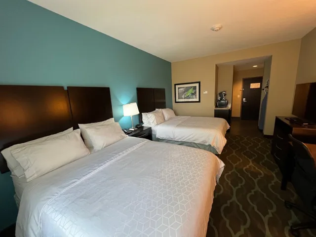 غرفة قياسية بسريرين كوين لذوي الإعاقة، Holiday Inn Express Suites Cuero 1/4