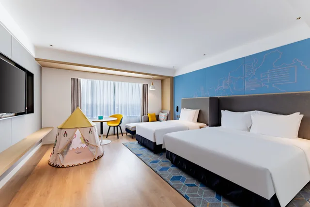 Standard, 1 King and 1 Single Beds, Extra Floor Space، Holiday Inn Express Hohhot East Station 1/5