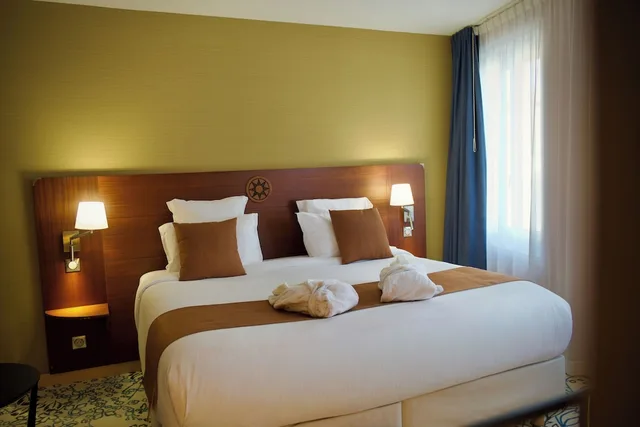 Junior Suite, King Bed, Street View، Hotel Le Yachtman 9/10